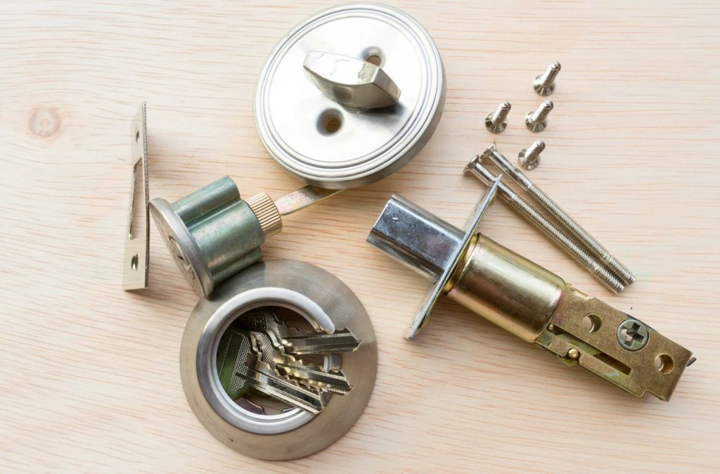 What Is A Deadbolt Lock How Does It Work